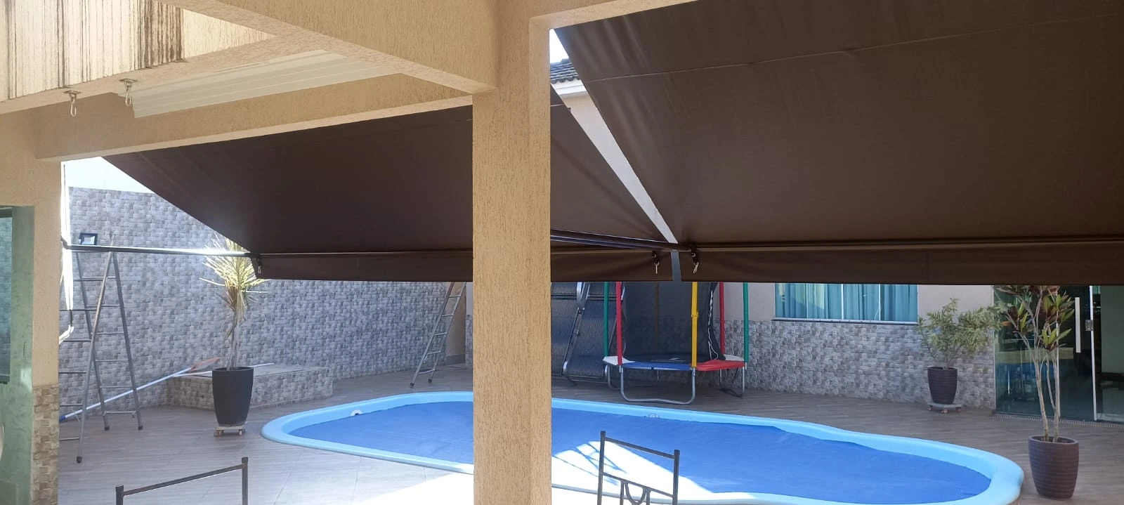 Toldo Cortina com Braço 1