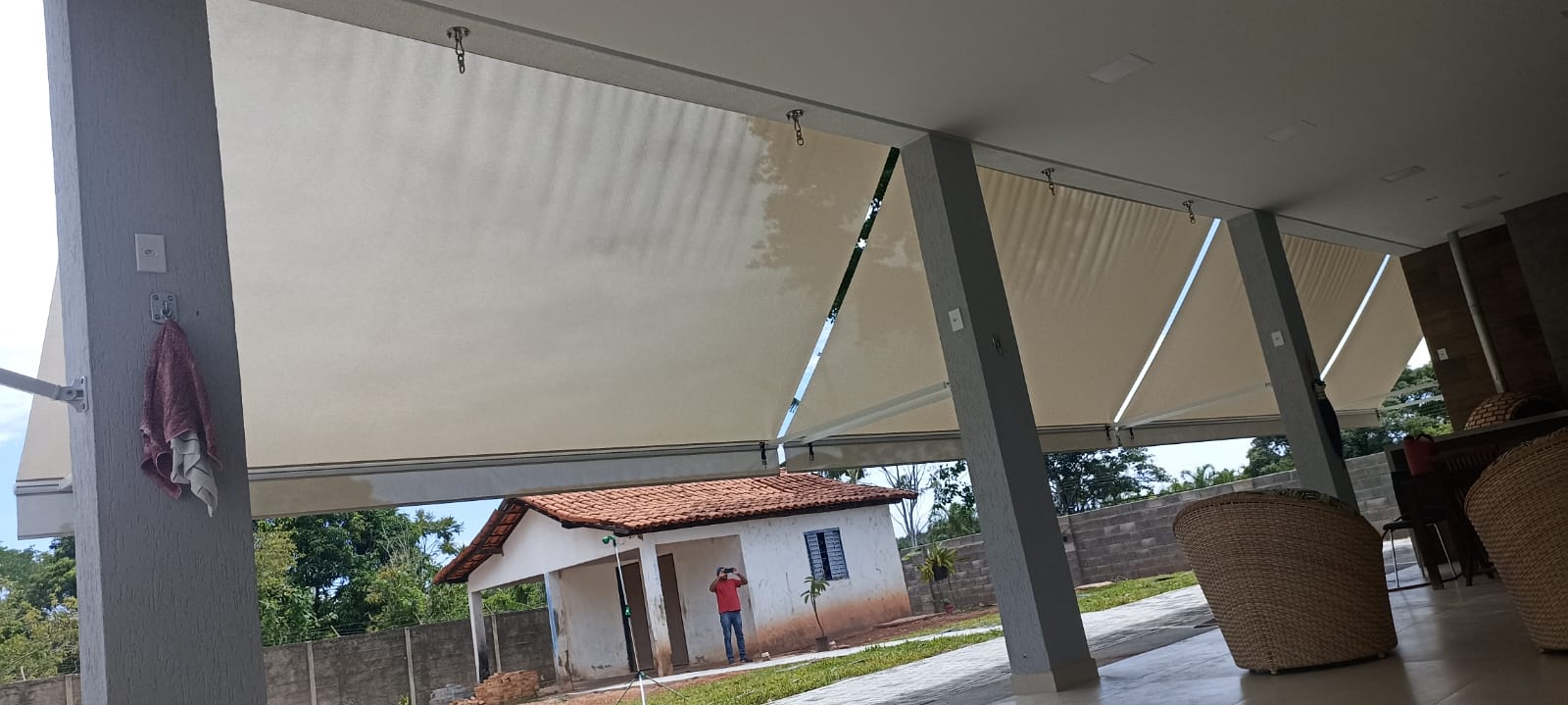 Toldo Cortina com Braço 2