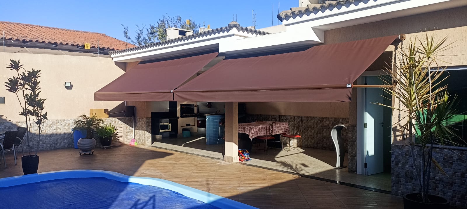 Toldo Cortina com Braço Pivotante